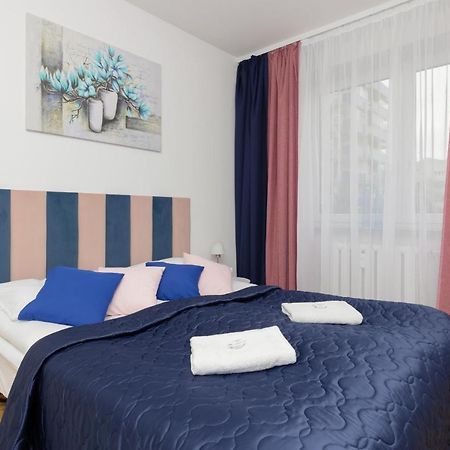 Family Apartment Bogatynska Bemowo By Noclegi Renters ワルシャワ エクステリア 写真