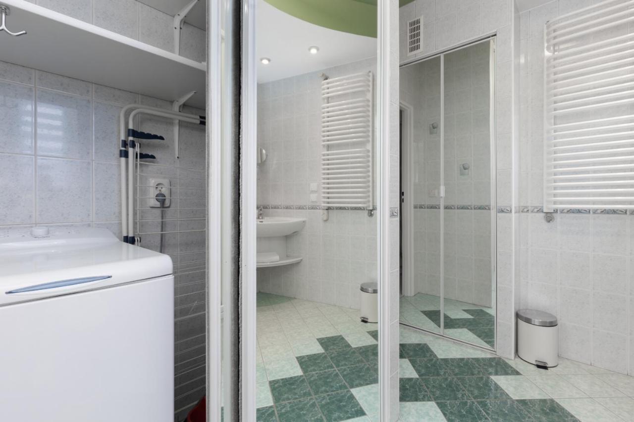 Family Apartment Bogatynska Bemowo By Noclegi Renters ワルシャワ エクステリア 写真