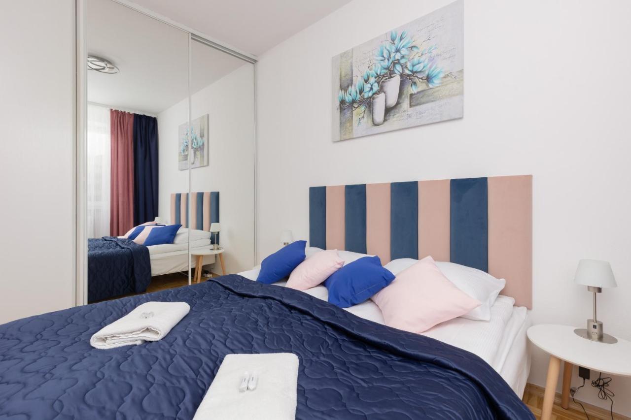 Family Apartment Bogatynska Bemowo By Noclegi Renters ワルシャワ エクステリア 写真